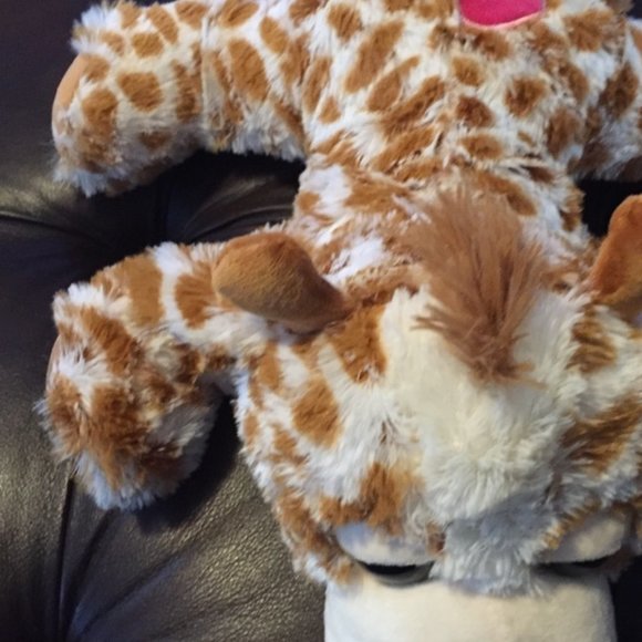 Stuffed Animal Giraffe New - Picture 4 of 4